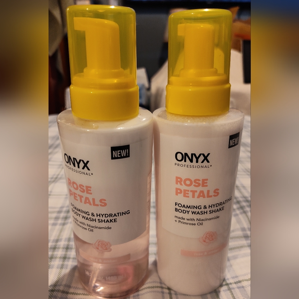 NEW! 2- Onyx Professionals Rose Petals Foaming Body Wash 16.2oz (Have 2 Sets)